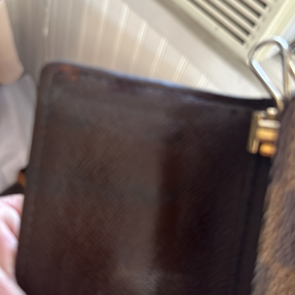 Authentic Louis Vuitton 6 key holder in Damier Ebene - Picture 9 of 9